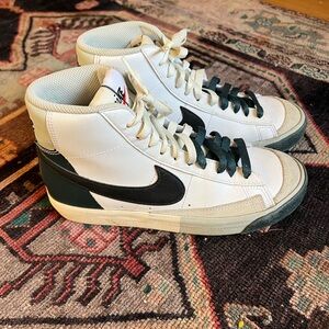 Nike Blazers high tops 4.5